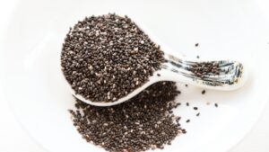 चिया सीड्स आणि सब्जामध्ये फरक काय? | Chia seeds vs Sabja seeds